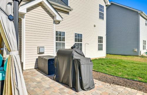 6 Mi to Charlotte Motor Speedway Home with Fire Pit - Foto 29