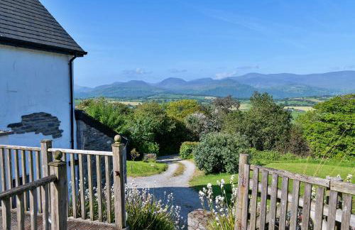 Finest Retreats - Skyview Lodge - Photo 20