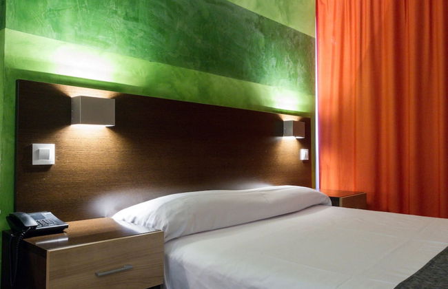 Apartamentos Recoletos - Photo 32