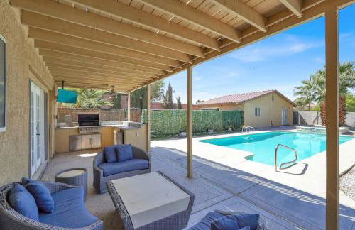 Luxe 4BR Vegas Retreat Pool, Games and BBQ - Foto 33