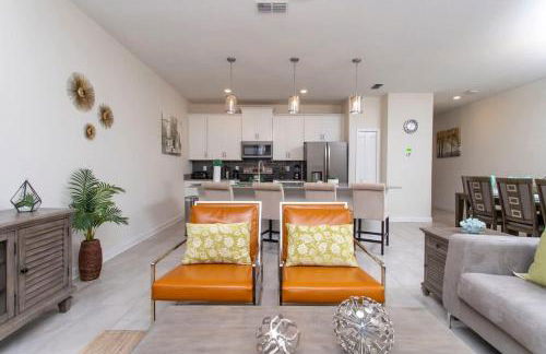 Luxurious Décor 4 Bd w/ Pool Close to Disney 4820 - Photo 44