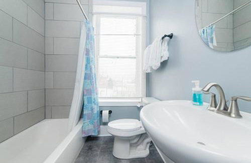 Massive Home - GroupStay - Parking & Location - Foto 11