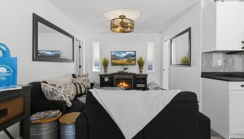 Lakefront w/ Private Dock, 2 Slips, Swim Mat, Firepit, & Covered Patio 44mm - Foto 4