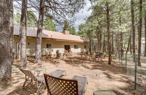 Fire Pit and Grill Spacious Forest Lakes Chalet - Foto 34