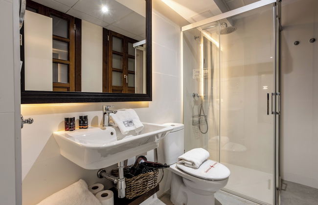 BIBO SUITES PLAZA NUEVA - Photo 55