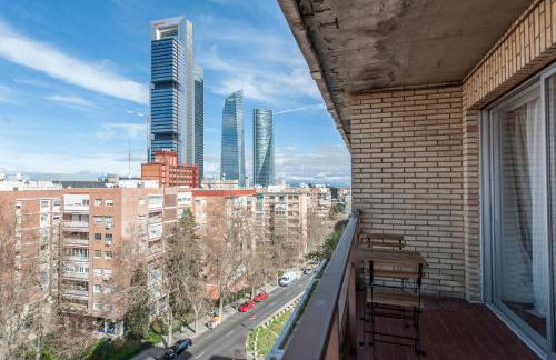 Tu Escapada Urbana - Plaza de Castilla III, Diseño y Localización - Photo 29