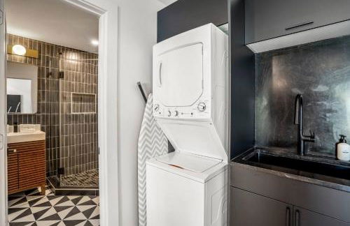 Tiny Home with a Cozy Loft for Quiet Moments - Foto 36