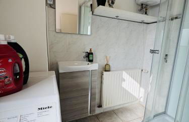 Workers Lodge für 4-14 Pers, Parkplatz, Wlan, Einzelbetten - Foto 35