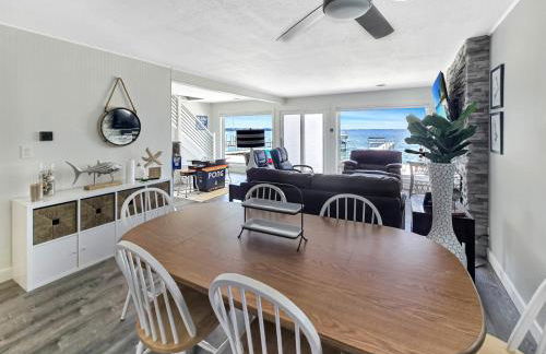 AWave From It All lakefront on Big Spirit Lake - Foto 7