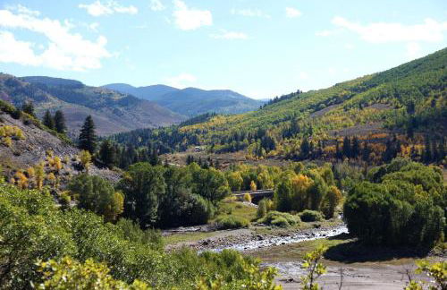 Pet-Friendly Cabin Getaway for Groups near Aspen, Colorado - Photo 20