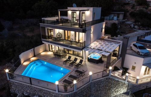 Villa Neda Heated Pool, Hot-tub, Sauna, 3 bedrooms - Photo 1