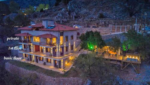 AlmondHouse Suites with Fireplace - ADULTS ONLY - Foto 3, Garden