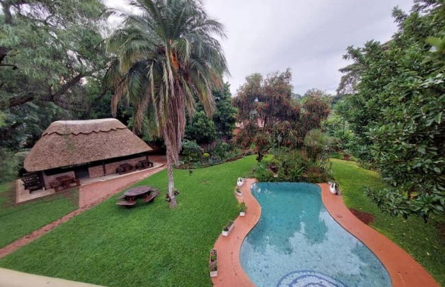 Modern House With Pool in Mount Pleasant - 2063 - Photo 27