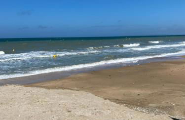 Appartement 5 personnes 65m2 avec balcon, vues partielles mer, 150m de la plage et centre, wifi et parking privé - Photo 22