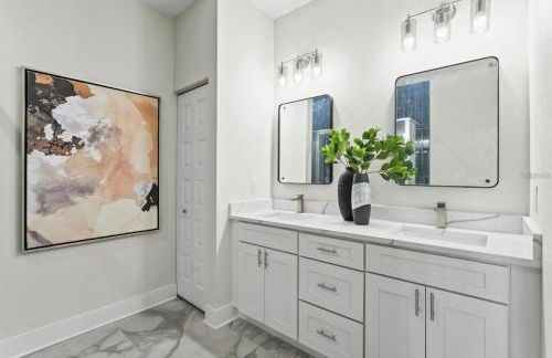 Spacious Modern 5-Bedroom House, Close to Downtown Tampa - Foto 17