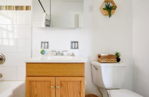 Curated for Cozy Longer Stays - Foto 13