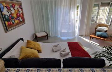 Seafront House,Sea Views,Pool and BBQ, Airport 10 mns - Photo 32