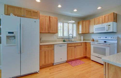 Home with Hot Tub and Deck about 3 Mi to Ark Encounter! - Foto 8