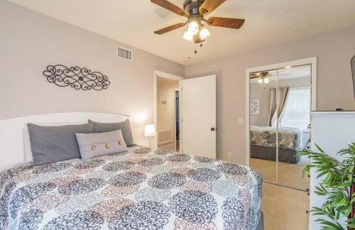 LOVE AT FIRST SIGHT! NEW Disney Home, Sleeps 6, Pool, Patio, NO Steps, LOW Rates! - Foto 69