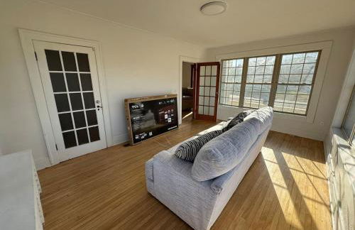 Warm and Cozy 4Bd 2Bath - Foto 4