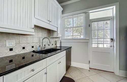 Cozy Quiet St Augustine Private Condo - 2bed, 1 bath, Sleeps 6, Steps to Historic St Augustine Center & All Tourist Attractions, Restaurants, Cafes, Backyard, Porch - Foto 21