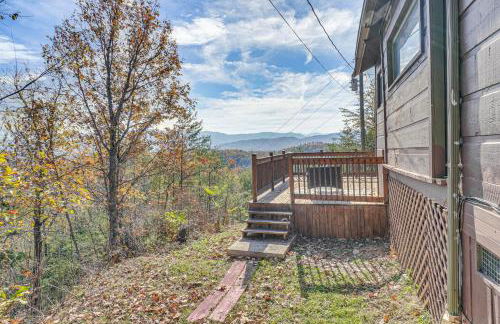 Cabin with Deck and Mountain Views Near Gatlinburg! - Foto 19