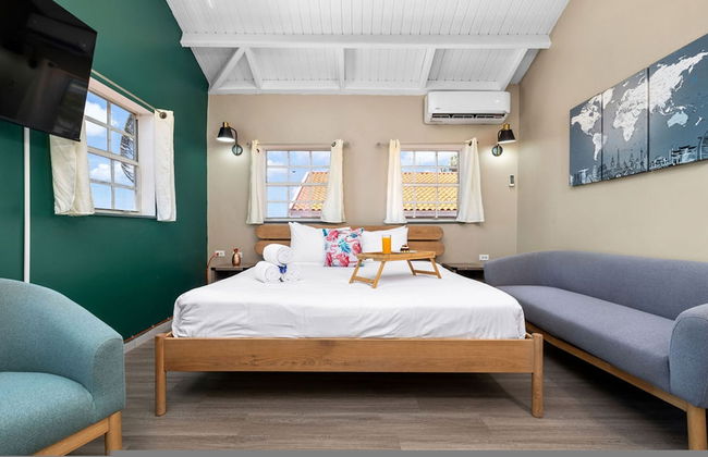 Renovated 4br2ba w Private Pool in Prime Location - Foto 10