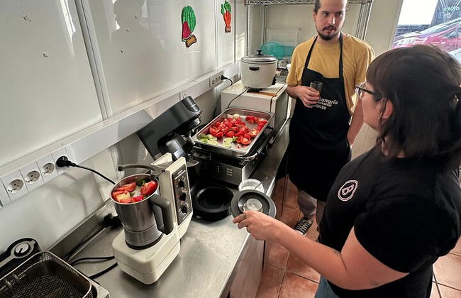 Cours de cuisine de tapas espagnoles avec musique live à la guitare - Photo 6
