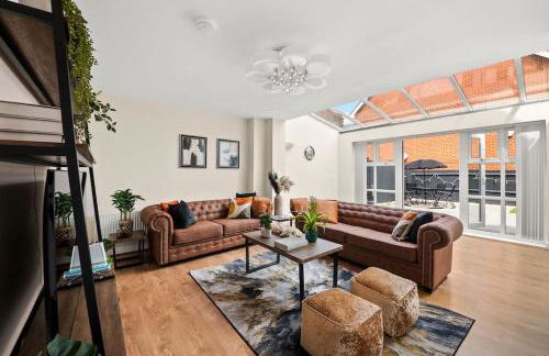 Radiant Retreat Ideal for LegoLand, Windsor, & LHR - Foto 1