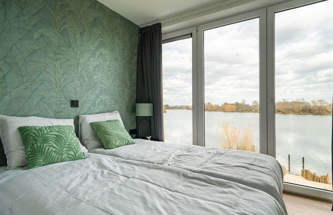 Luxury Villa With Dishwasher - Photo 8