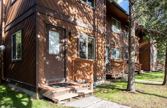 Huckleberry House - Photo 1