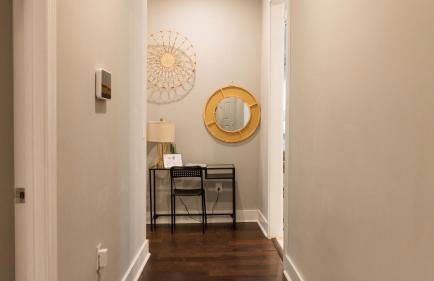 Luxury King Bed Room Private Entry and Bathroom - Foto 16