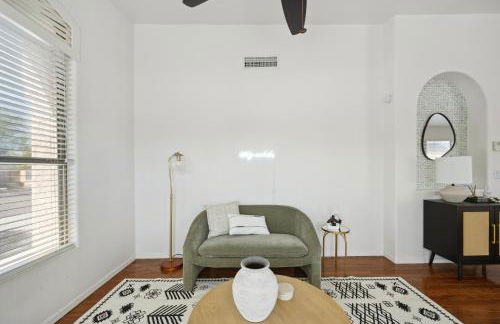 Chic Desert Retreat - Lush Spa Pool - Mini Golf - Foto 5