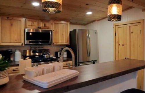 La Petite - Heart of Town - Stunning Remodel - Foto 8