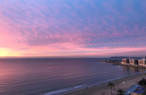 Apartamento con vistas al mar primera linea de playa del Postiguet - Photo 34