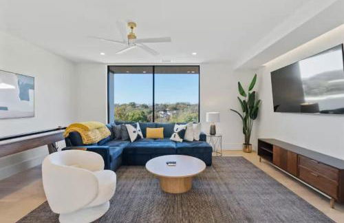 Barton Springs Luxe Heated Pool Spa Sleeps 16 - Photo 28