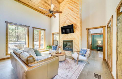 Broken Bow Cabin about 5 Mi to State Park with Hot Tub! - Foto 1