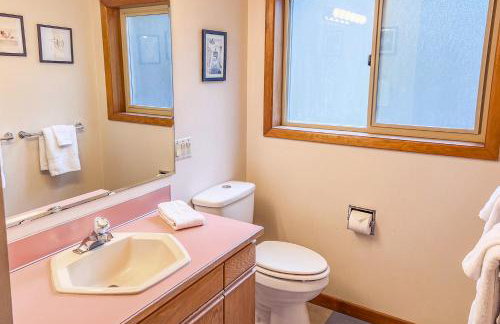 Hot Tub & Game Room in Large Ocean Front Home! Second Story - Foto 12