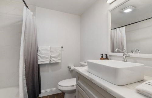 Northwest Retreat with Cedar Hot Tub - Foto 44