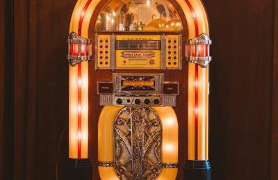 The Outlaw By The Cohost Company - Foto 73