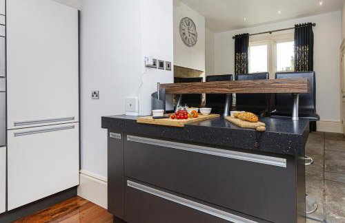 Thrushley Cottage - sleeps 7 - with roof terrace - Foto 35