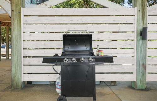 Private Waterfront Beach House with Fire-pit - Foto 48