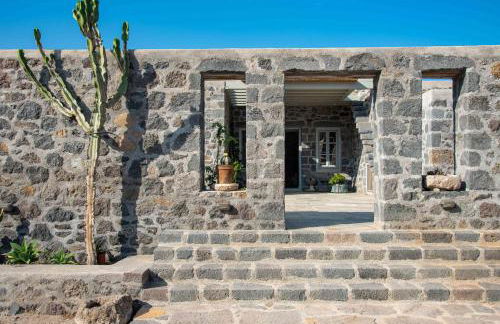 Pavlaina Complex of Traditional Residences in Nisyros. Enjoy the garden and the Sea View - Foto 14