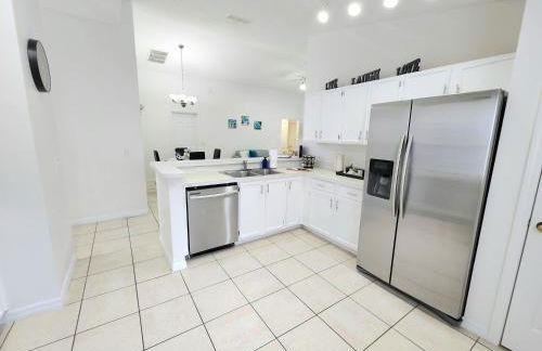 Home Close to Disney Parks/Amazing Private Pool - Photo 37