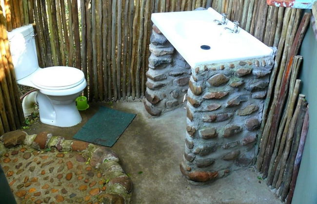 3 bed Bush-tent Under 3 Trees, for Couple Plus Chaperone Free Lionhyena Sounds - Foto 5