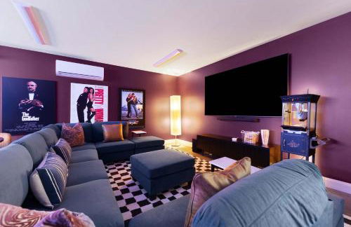 The Morrison - Karaoke Theater Backyard Oasis - Foto 5