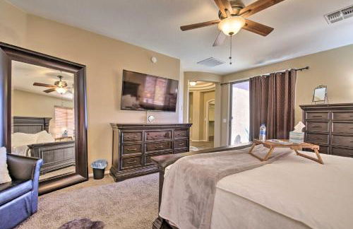 Family Gem in Phoenix with Saltwater Pool and Theater - Foto 23