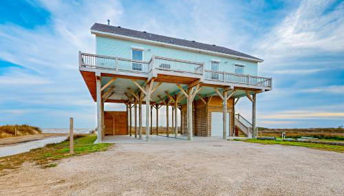 Stunning Beachfront Cargo Lift Sleeps 14 - Foto 5