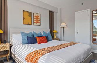 CASA Arlington Suite with Top-Tier Amenities & Parking - Foto 20