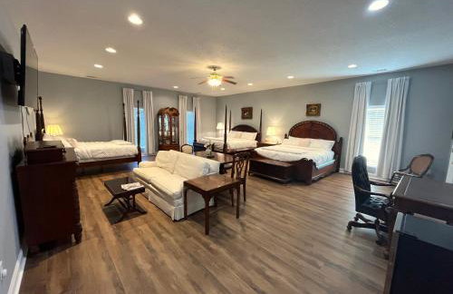 Midway Manor - Private Events, Weddings, Reunions - Foto 22